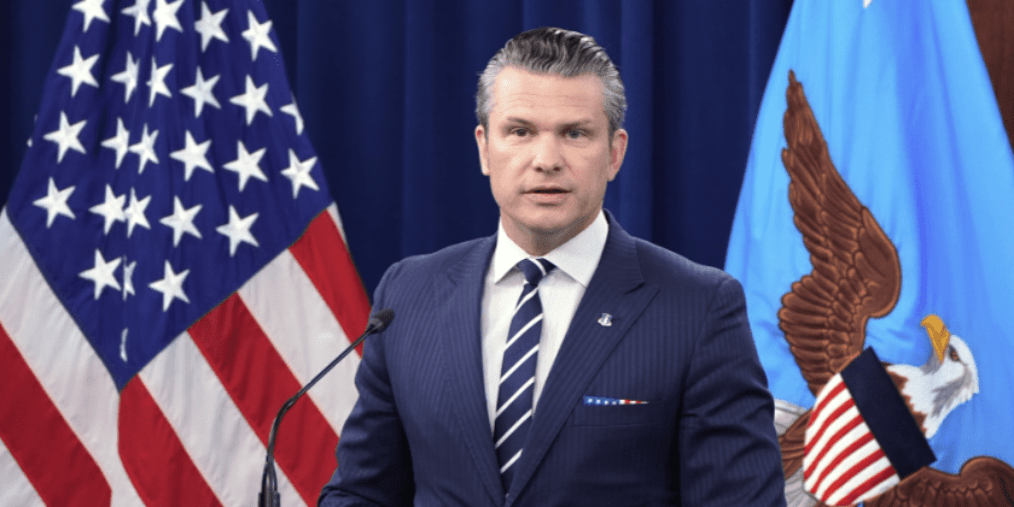 美国最年轻的陆军部长越级告了防长的状