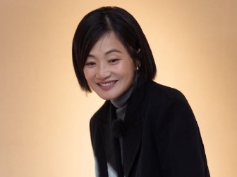 离婚带儿子租房，和谭松韵搭档成功翻红
