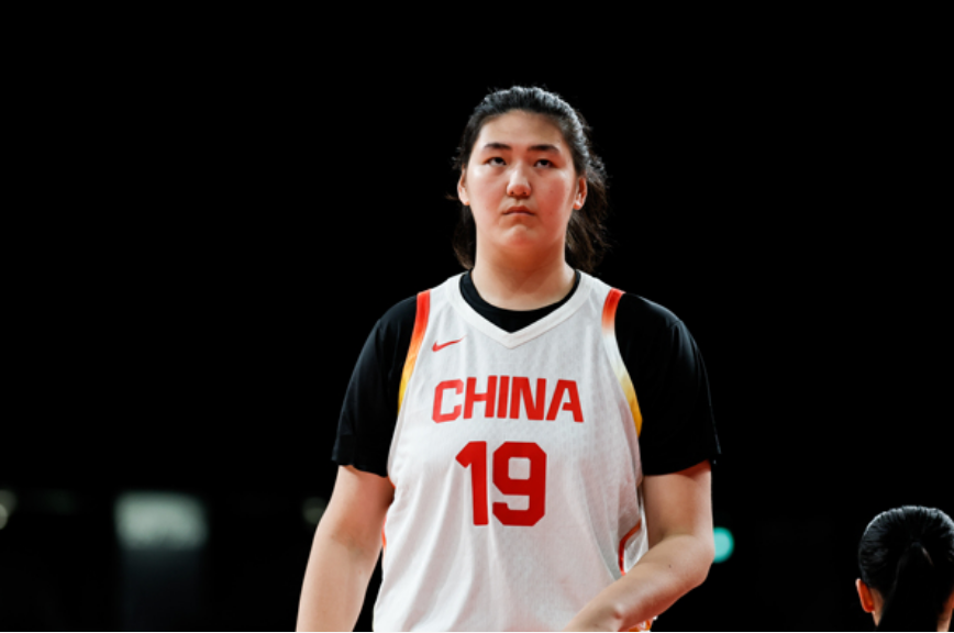 中国女篮vs蒙古前瞻：张子宇+刘禹彤PK归化中锋 剑指16连胜冲四强