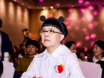 金龟子女儿被曝家暴老公、殴打妈妈，本人回应