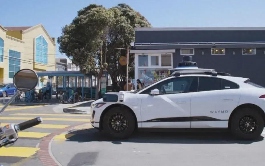 谷歌称将投资Waymo 50亿美元 后者每周提供超50000次付费乘车服务