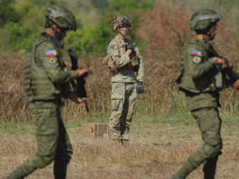 美国士兵试图进入在菲律宾中资钢铁厂 中国使馆反问